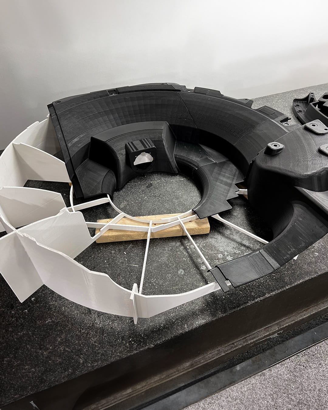 Large-scale 3D printed MRI imaging system housing components